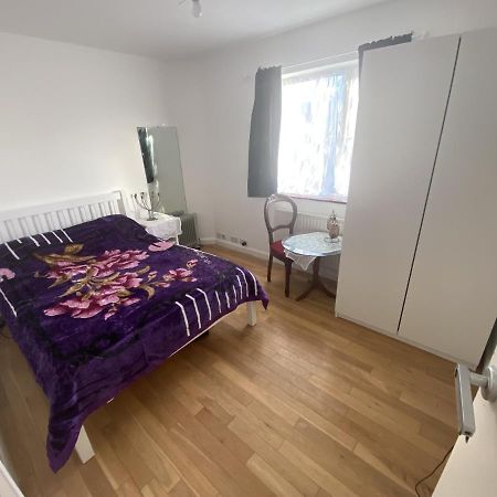 Art Double Bed Room Edgware Esterno foto