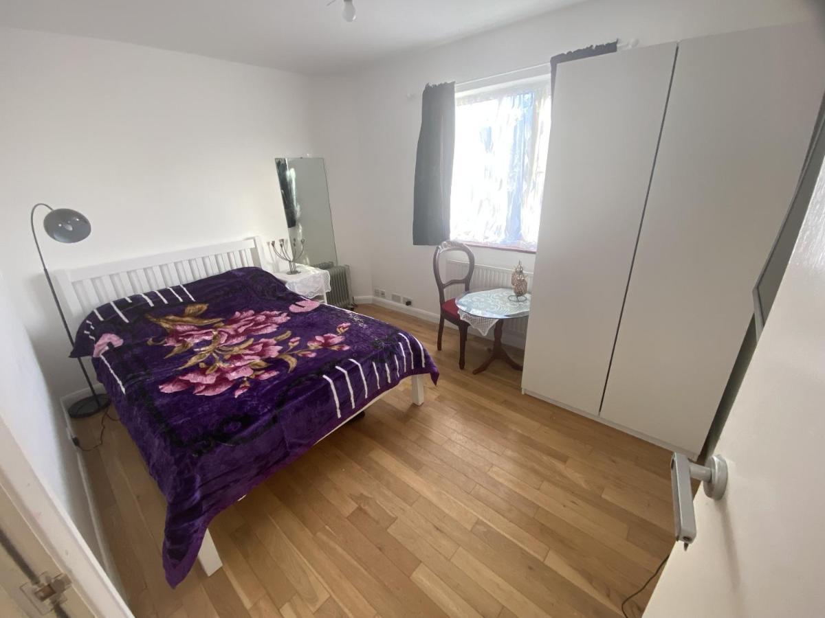 Art Double Bed Room Edgware Esterno foto