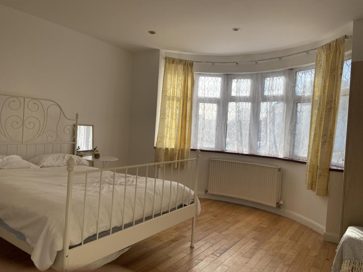 Art Double Bed Room Edgware Esterno foto