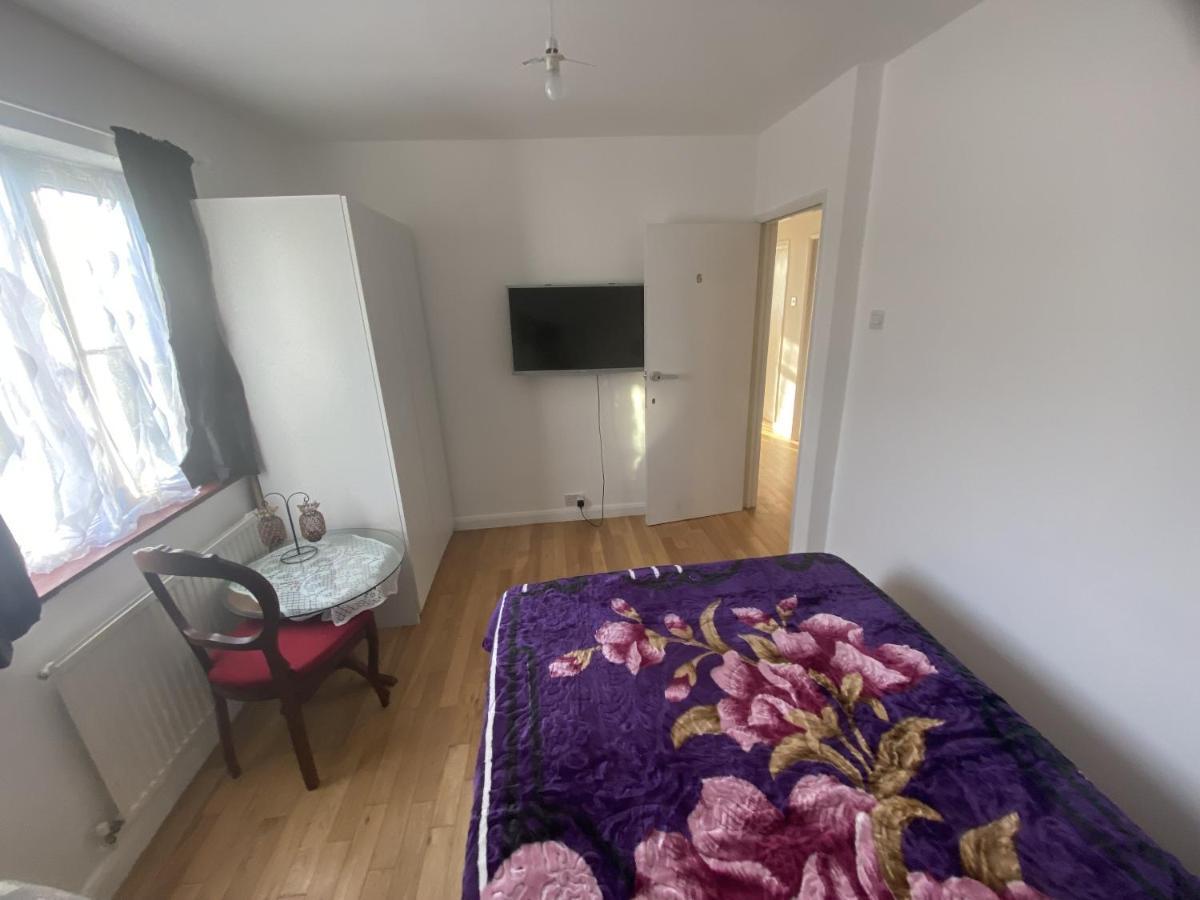 Art Double Bed Room Edgware Esterno foto