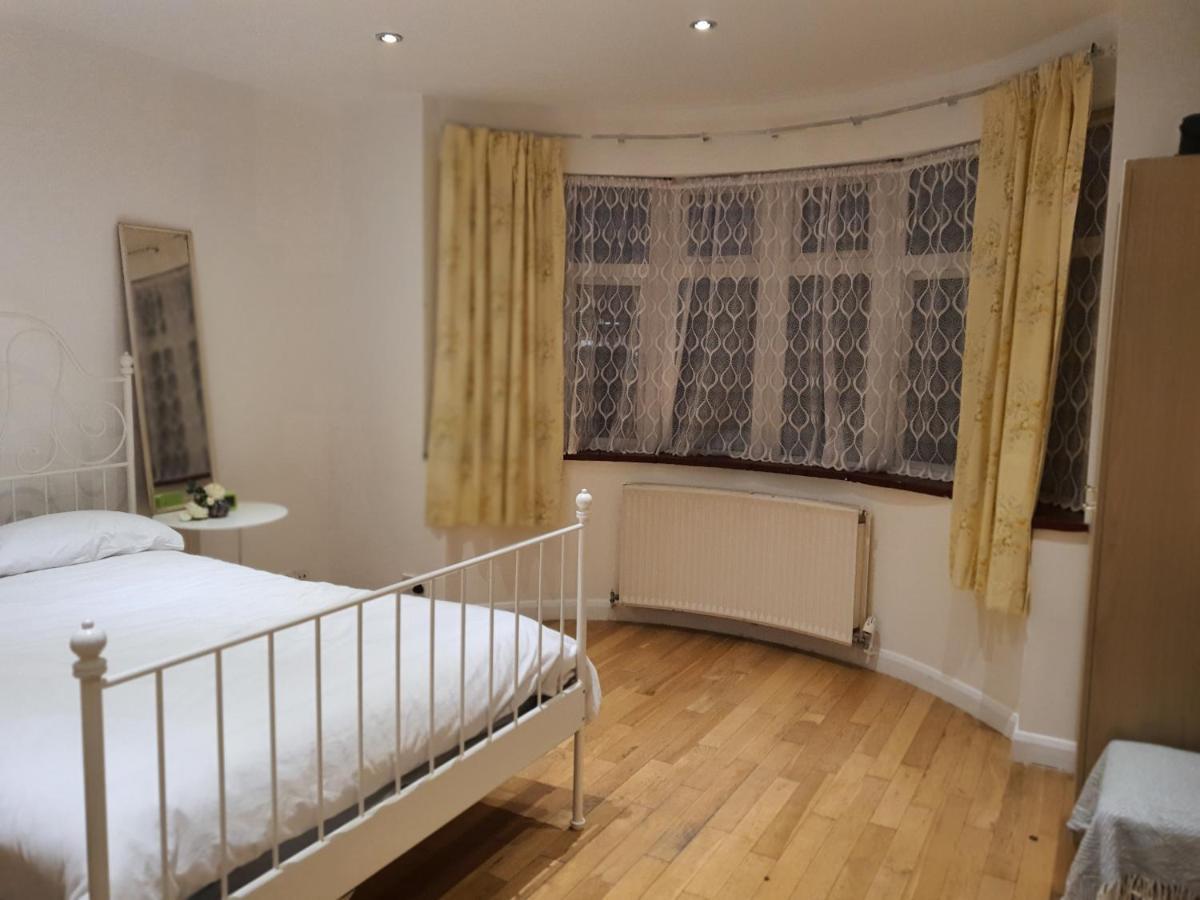 Art Double Bed Room Edgware Esterno foto